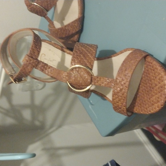 Size 11 women's brown ankle strapped block heel shoes - Picture 2 of 10